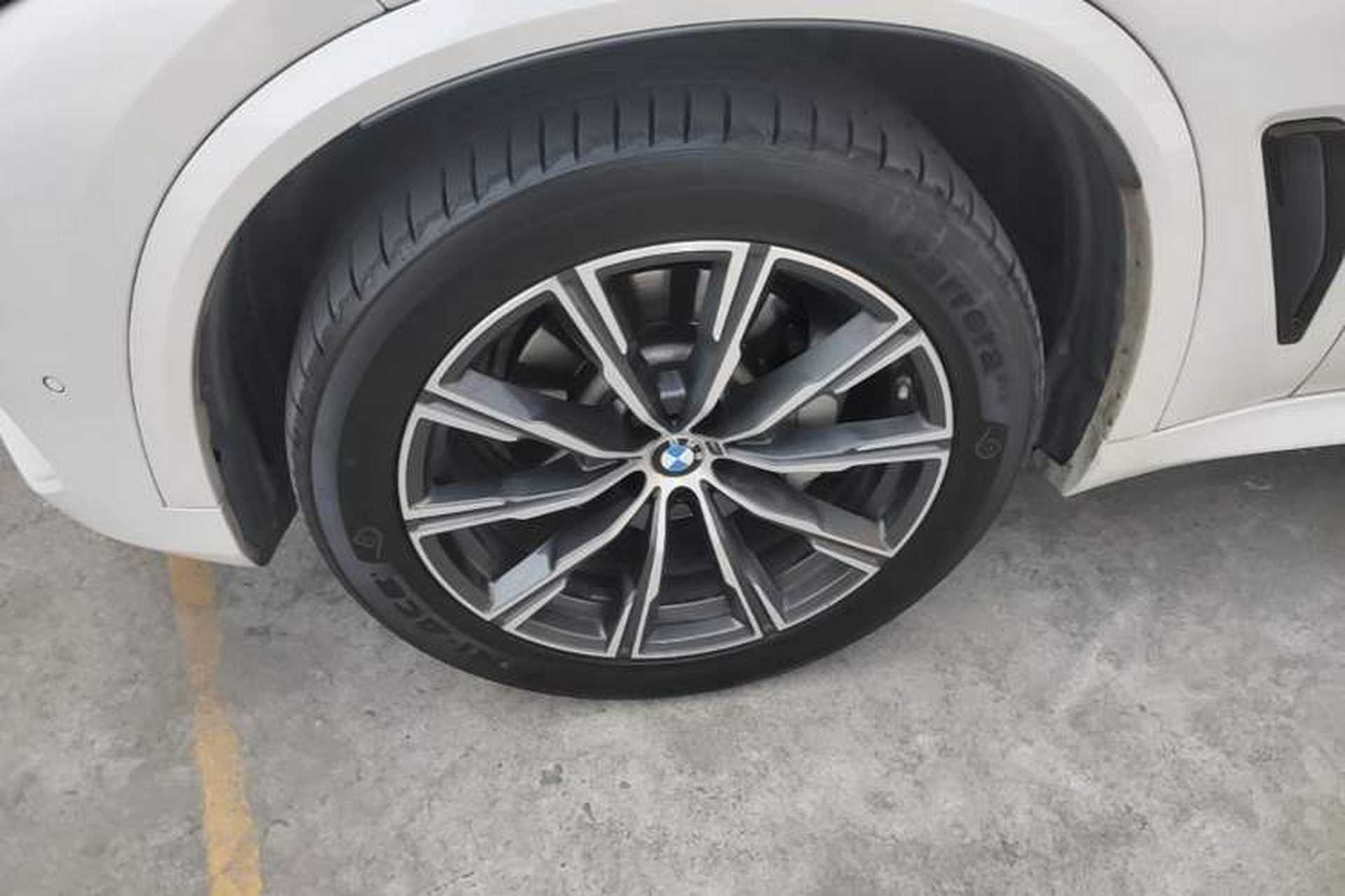Used BMW X5 2019 xDrive30i M Sport Package Exterior 4