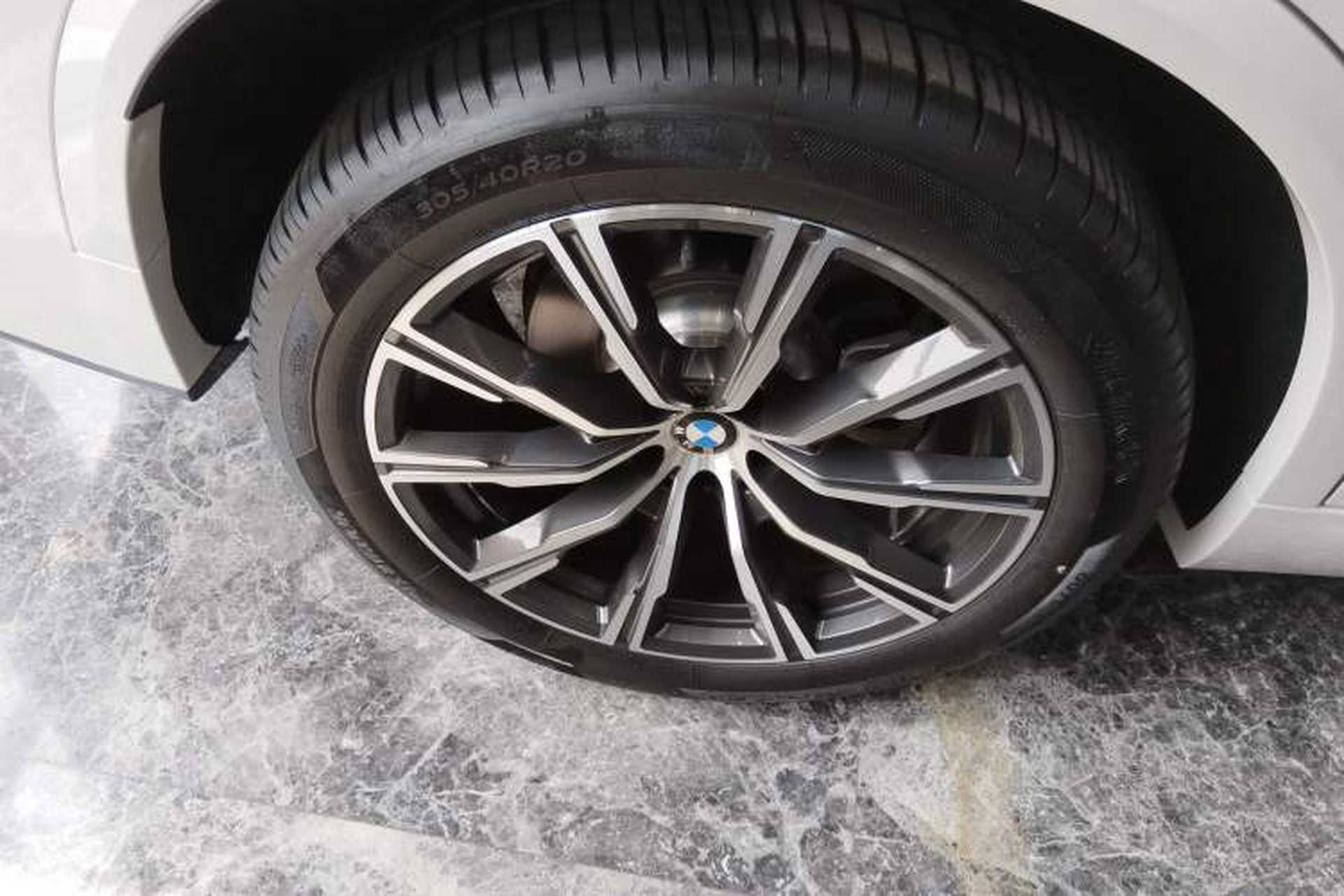 Used BMW X5 2019 xDrive40i M Sport Package Exterior 5