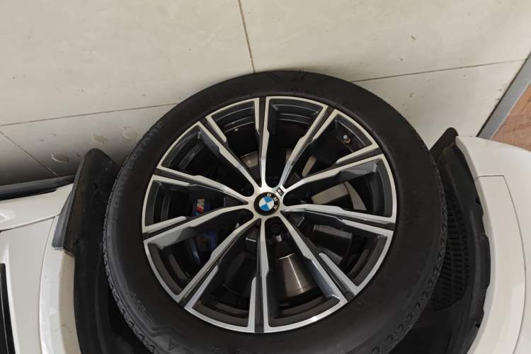 Used BMW X5 2019 xDrive40i M Sport U.S. specification Exterior 7