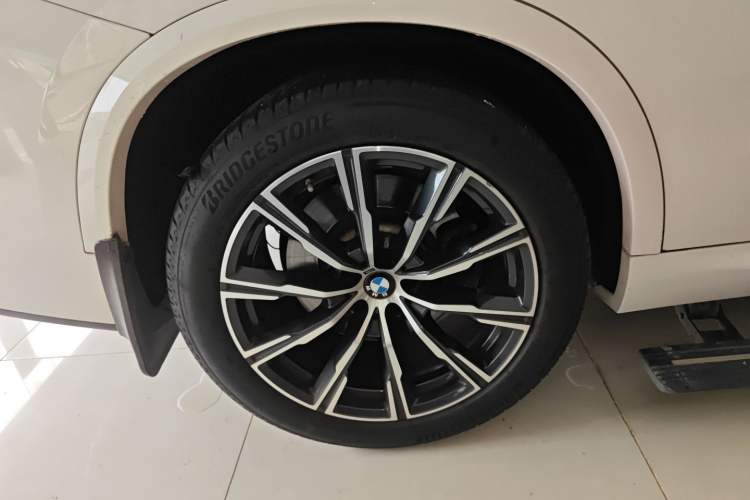 Used BMW X5 2019 xDrive40i M Sport U.S. specification Exterior 8