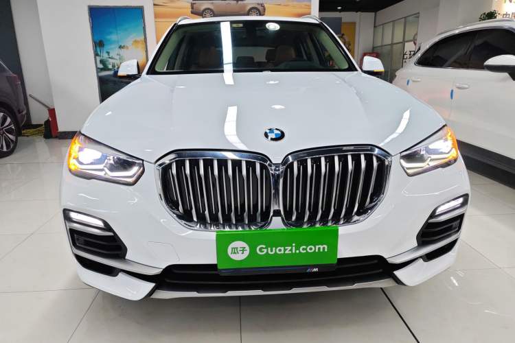 Used BMW X5 2019 xDrive40i Standard 19-inch wheels U.S. specification Front