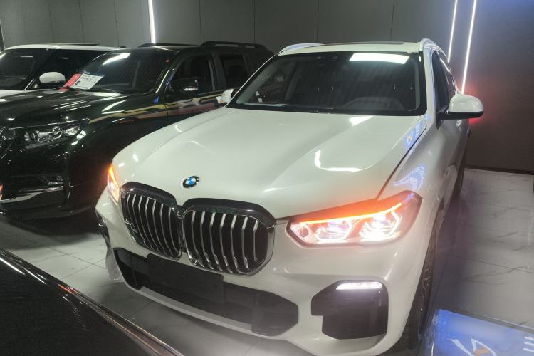 Used BMW X5 2019 xDrive40i M Sport Package Front
