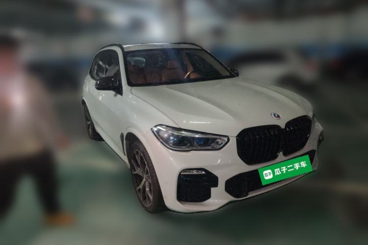 Used BMW X5 2019 xDrive40i Luxury Model with M Sport Package Front Right 45 Deg