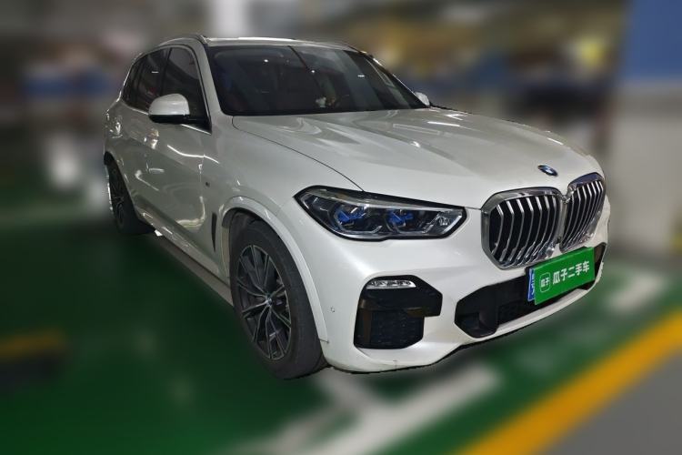 Used BMW X5 2019 xDrive40i M Sport Package Front Right 45 Deg