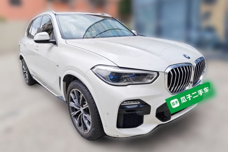 Used BMW X5 2019 xDrive40i M Sport Package Front Right 45 Deg