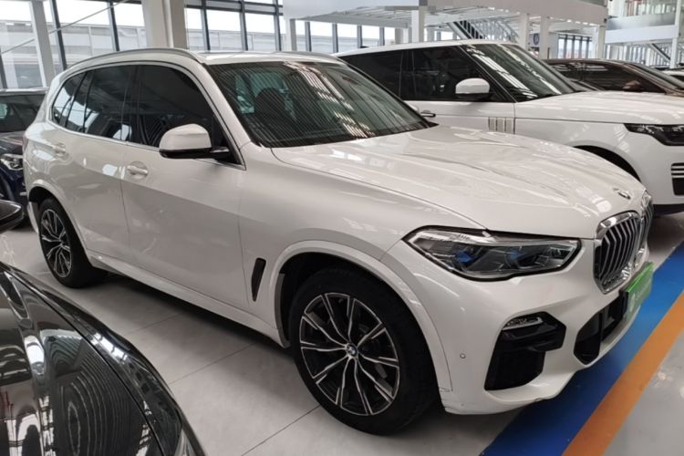 Used BMW X5 2019 xDrive40i M Sport Package Front Right 45 Deg