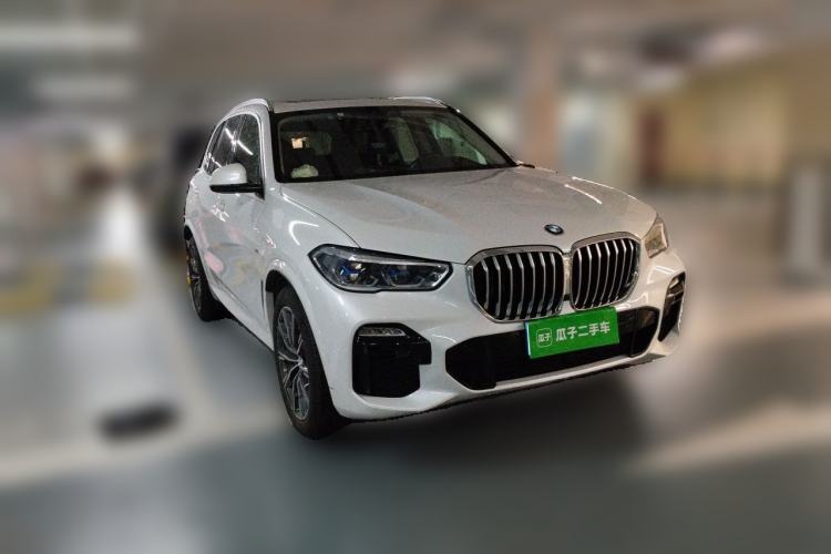 Used BMW X5 2019 xDrive40i M Sport Package Front Right 45 Deg