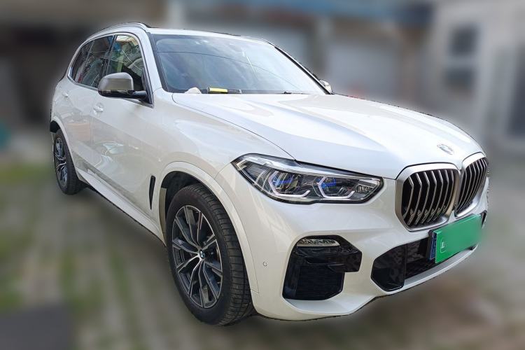 Used BMW X5 2019 xDrive40i M Sport Package Front Right 45 Deg