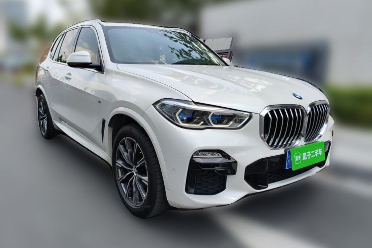 Used BMW X5 2019 xDrive40i M Sport Package Front Right 45 Deg
