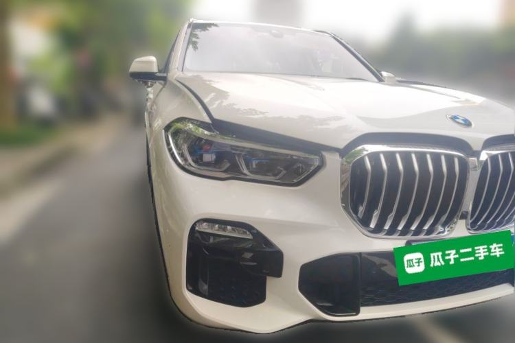 Used BMW X5 2019 xDrive40i M Sport Package Front Right 45 Deg