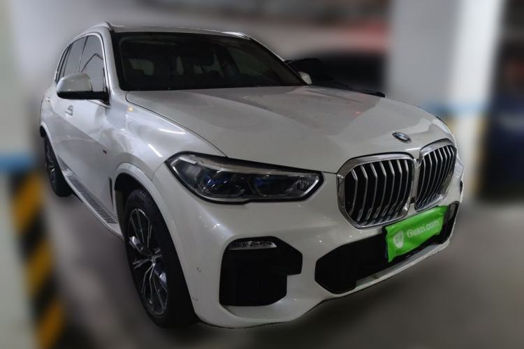 Used BMW X5 2019 xDrive40i M Sport Package Front Right 45 Deg