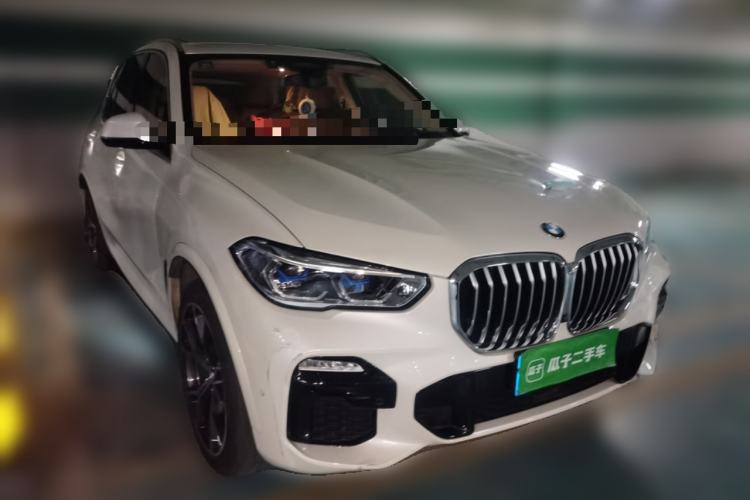 Used BMW X5 2019 xDrive40i Luxury Model with M Sport Package Front Right 45 Deg