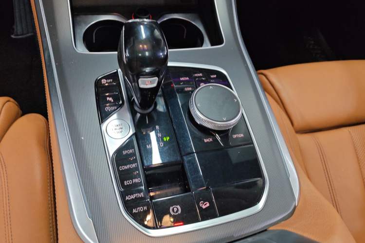 Used BMW X5 2019 xDrive40i Standard 19-inch wheels U.S. specification Gear Lever
