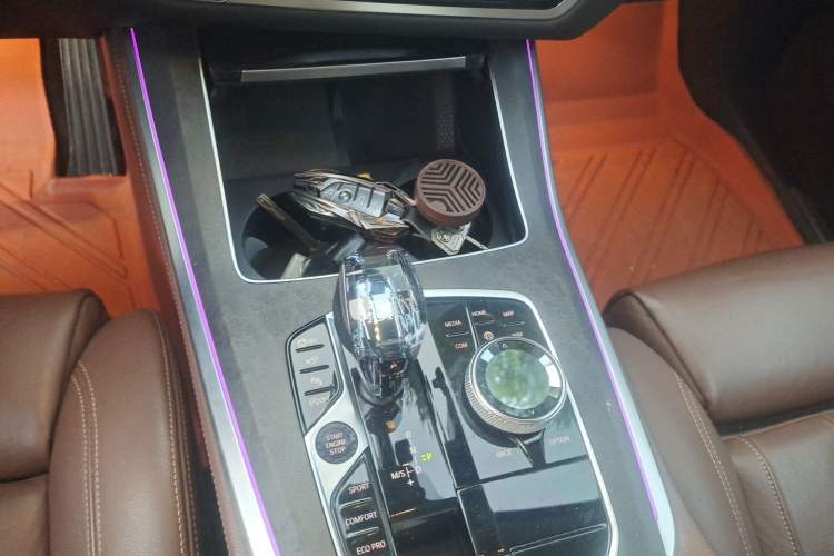 Used BMW X5 2019 xDrive40i Luxury Model with M Sport Package Gear Lever