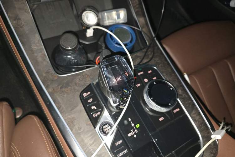 Used BMW X5 2019 xDrive40i Luxury Model with M Sport Package Gear Lever