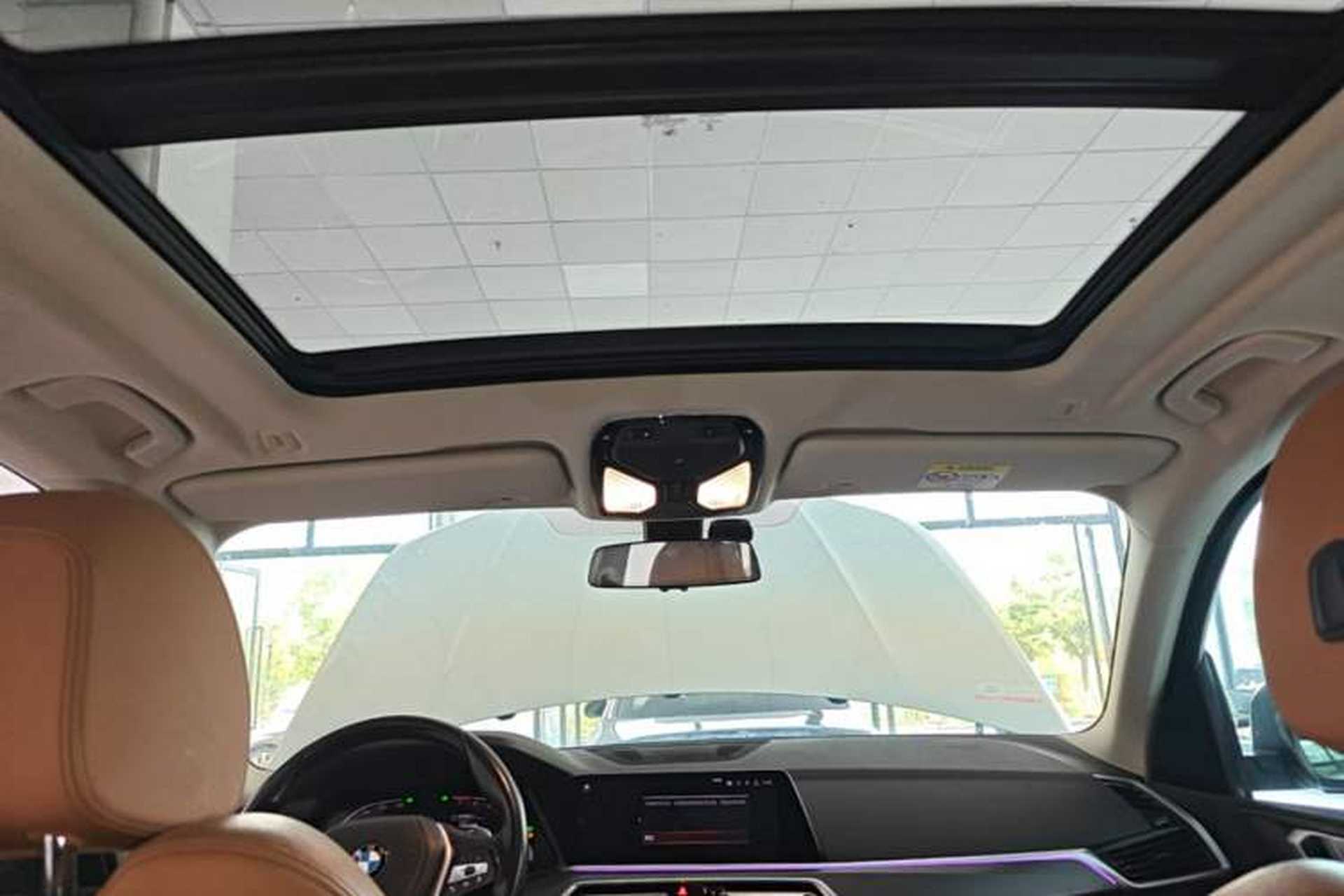 Used BMW X5 2019 xDrive40i Standard 19-inch wheels U.S. specification Headliner