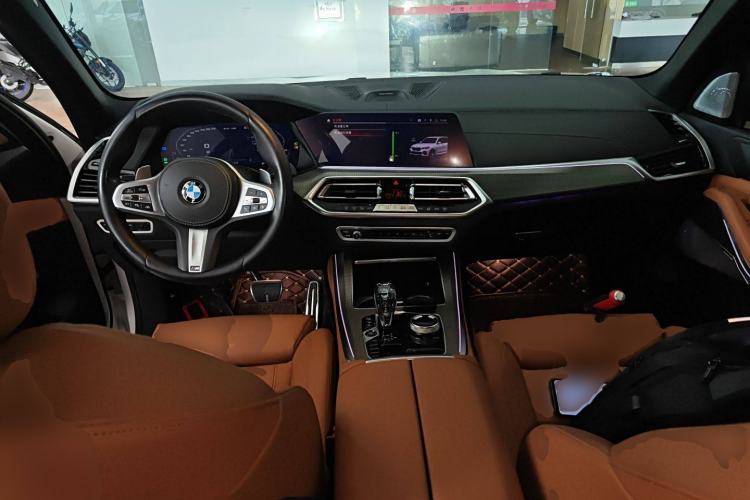 Used BMW X5 2019 xDrive40i M Sport U.S. specification Interior 2