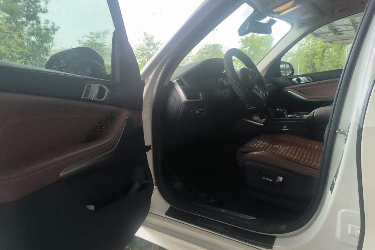 Used BMW X5 2019 xDrive40i M Sport Package Interior 3