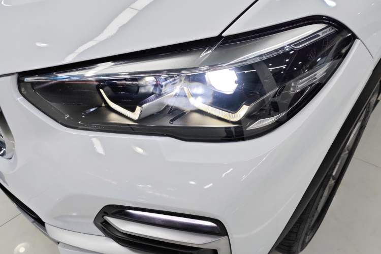 Used BMW X5 2019 xDrive40i Standard 19-inch wheels U.S. specification Left Front Headlight