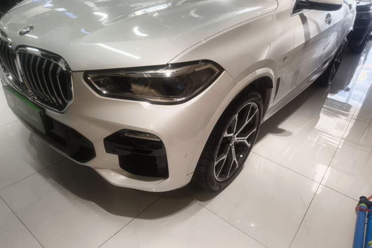 Used BMW X5 2019 xDrive40i Luxury Model with M Sport Package Left Front Headlight
