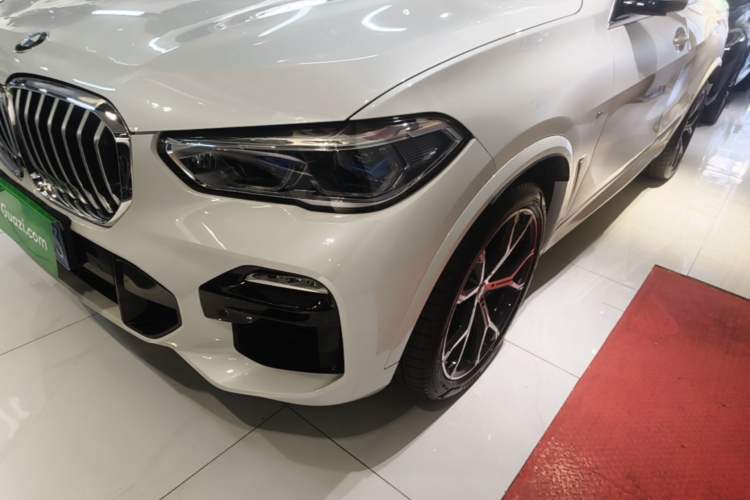 Used BMW X5 2019 xDrive40i Luxury Model with M Sport Package Left Front Headlight