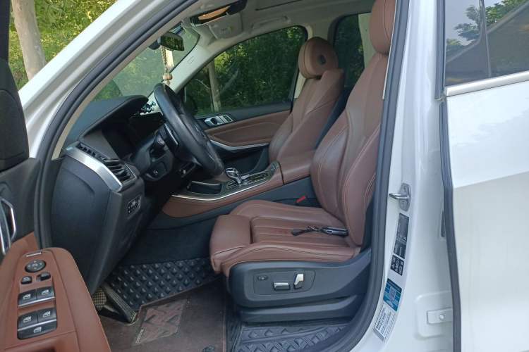 Used BMW X5 2019 xDrive40i M Sport U.S. specification Left Front Seat
