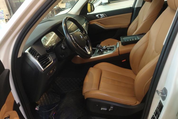 Used BMW X5 2019 xDrive40i Standard 19-inch wheels U.S. specification Left Front Seat