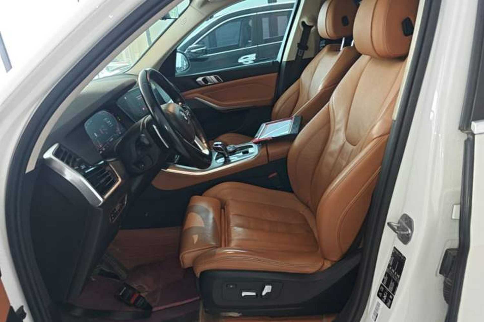 Used BMW X5 2019 xDrive40i Standard 19-inch wheels U.S. specification Left Front Seat