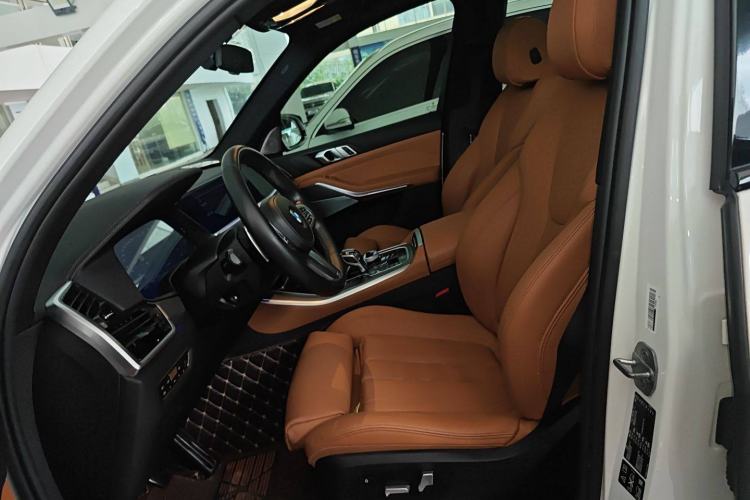 Used BMW X5 2019 xDrive40i M Sport U.S. specification Left Front Seat