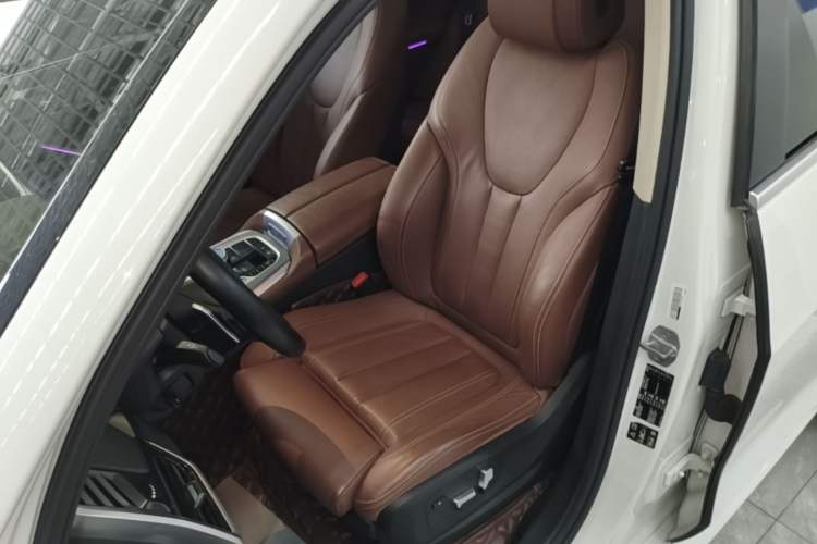 Used BMW X5 2019 xDrive40i M Sport U.S. specification Left Front Seat