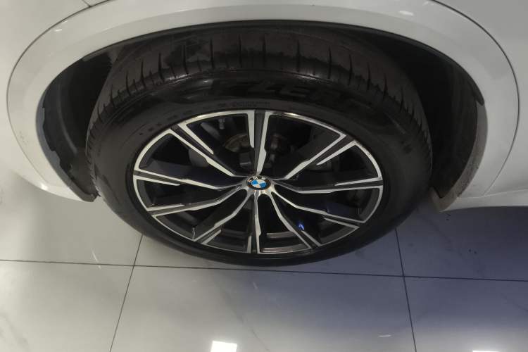 Used BMW X5 2019 xDrive40i M Sport Package Left Front Wheel Hub