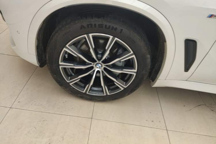 Used BMW X5 2019 xDrive40i M Sport Package Left Front Wheel Hub