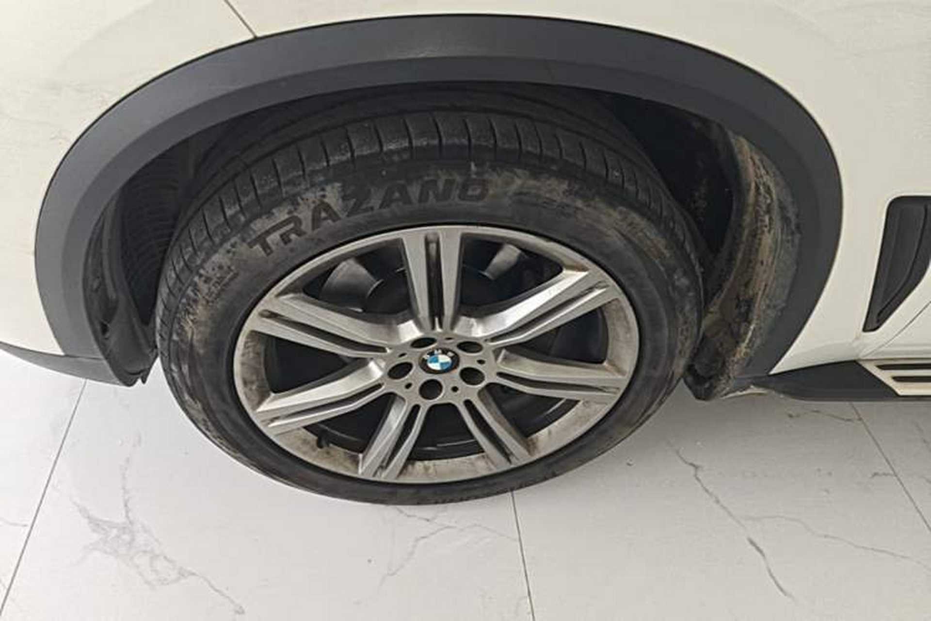 Used BMW X5 2019 xDrive40i Standard 19-inch wheels U.S. specification Left Front Wheel Hub