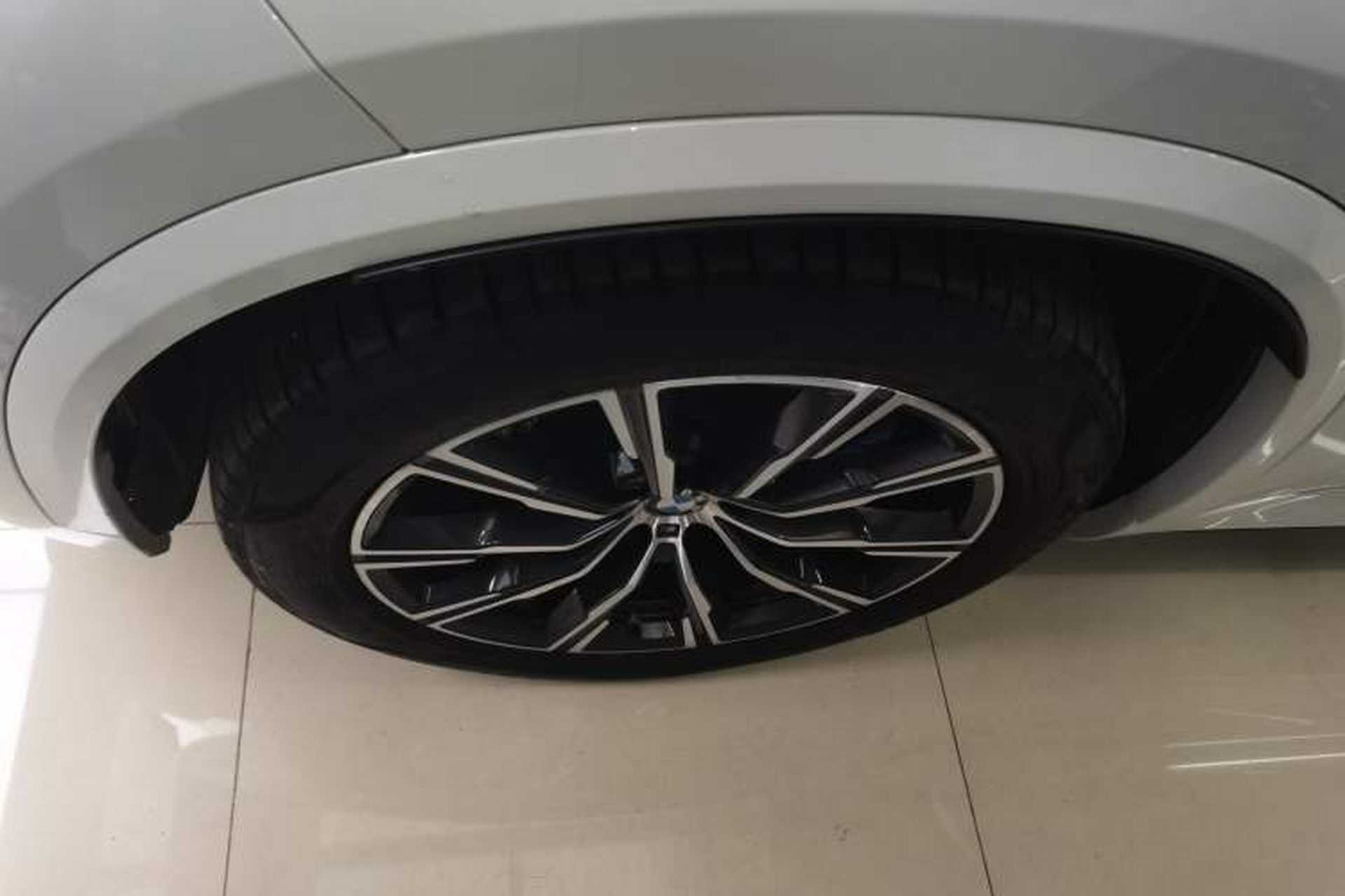 Used BMW X5 2019 xDrive40i M Sport Package Left Front Wheel Hub