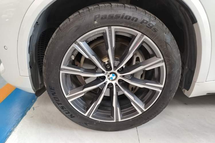 Used BMW X5 2019 xDrive40i M Sport Package Left Front Wheel Hub