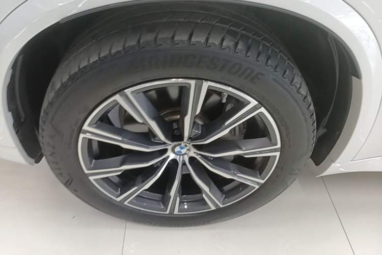 Used BMW X5 2019 xDrive40i M Sport Package Left Front Wheel Hub