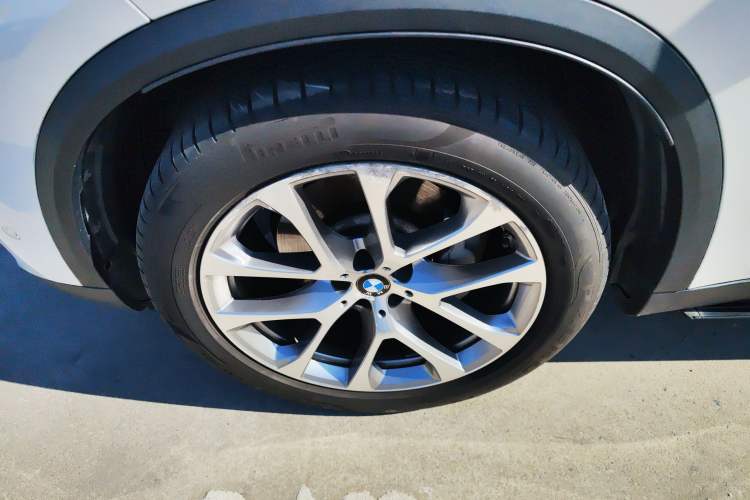 Used BMW X5 2019 xDrive30i X Design Package Left Front Wheel Hub