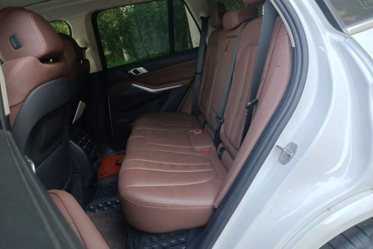Used BMW X5 2019 xDrive40i M Sport U.S. specification Left Rear Seat