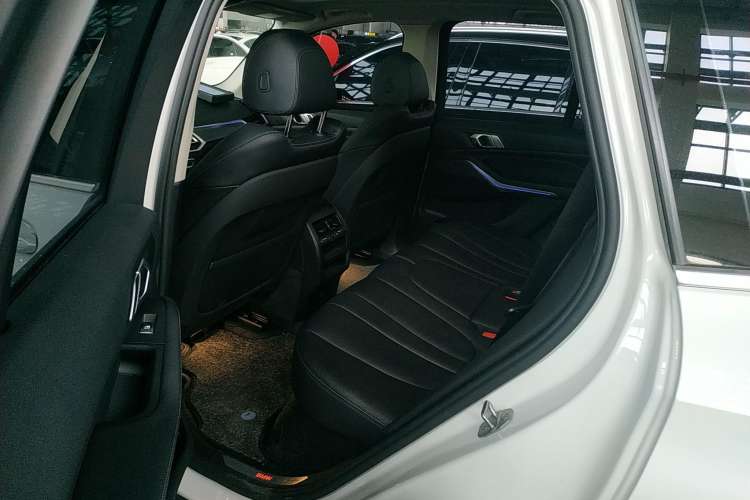 Used BMW X5 2019 xDrive40i M Sport Package Left Rear Seat