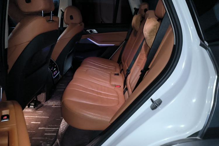 Used BMW X5 2019 xDrive40i M Sport U.S. specification Left Rear Seat