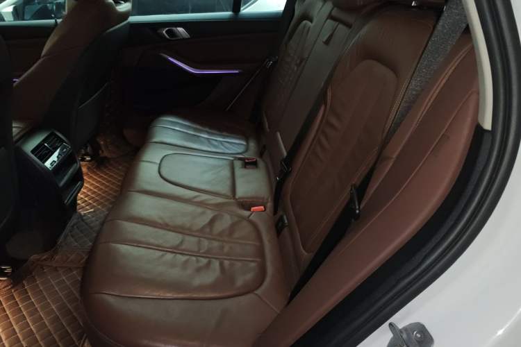 Used BMW X5 2019 xDrive40i M Sport Package Left Rear Seat