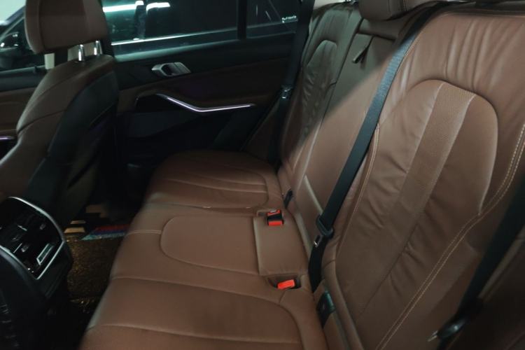 Used BMW X5 2019 xDrive40i Luxury Model with M Sport Package Left Rear Seat