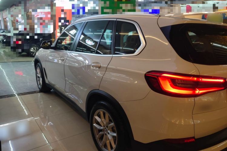 Used BMW X5 2019 xDrive40i Standard 19-inch wheels U.S. specification Left Side