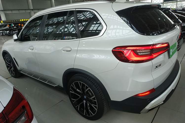 Used BMW X5 2019 xDrive40i M Sport Package Left Side