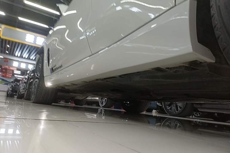 Used BMW X5 2019 xDrive40i M Sport Package Left Side Sill