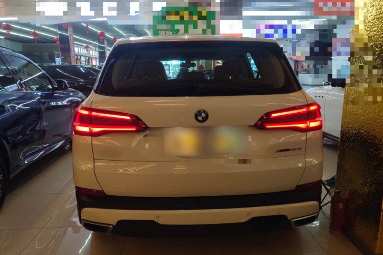 Used BMW X5 2019 xDrive40i Standard 19-inch wheels U.S. specification Rear