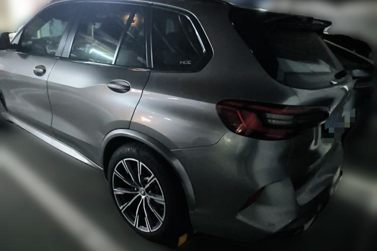 Used BMW X5 2019 xDrive40i M Sport U.S. specification Rear Left 45 Deg