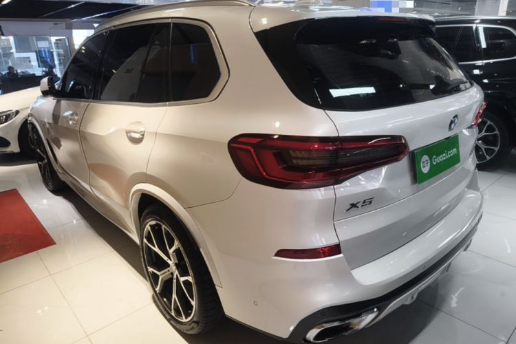 Used BMW X5 2019 xDrive40i Luxury Model with M Sport Package Rear Left 45 Deg
