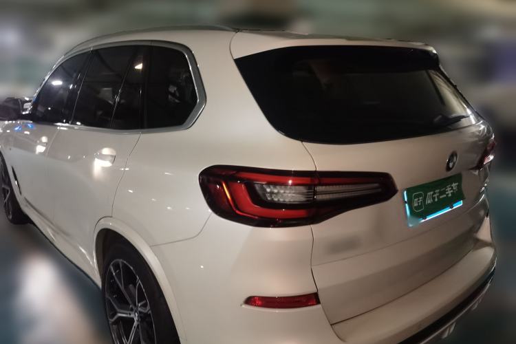 Used BMW X5 2019 xDrive40i Luxury Model with M Sport Package Rear Left 45 Deg