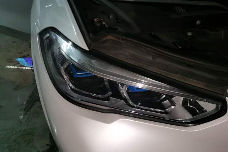 Used BMW X5 2019 xDrive40i Luxury Model with M Sport Package Right Front Headlight